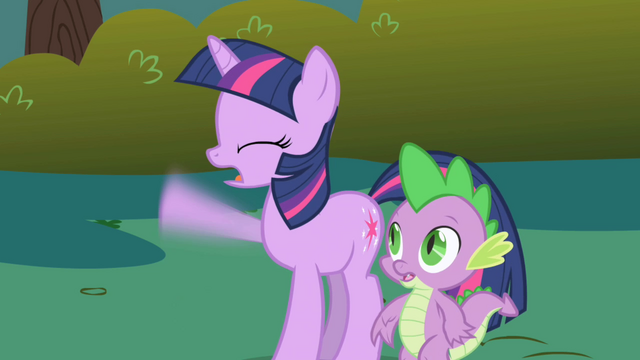 File:Twilight shaking air S1E01.png