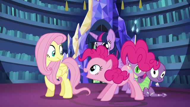 File:Pinkie Pie "dressed up in a costume" S5E21.png