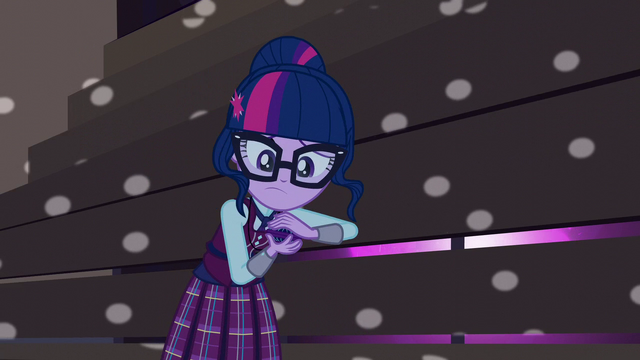 File:Twilight shuts her amulet again EG3.png