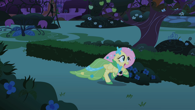 File:Fluttershy galloping S01E26.png