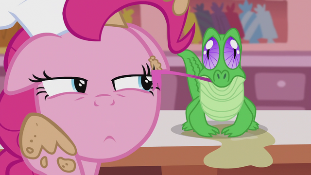 File:Gummy licking the cream off of Pinkie's face S5E8.png