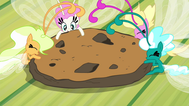 File:Breezies eating cookie S4E16.png