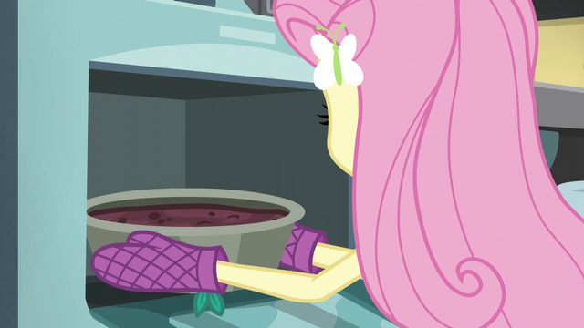 File:Fluttershy puts a cake pan in the oven EG3.png
