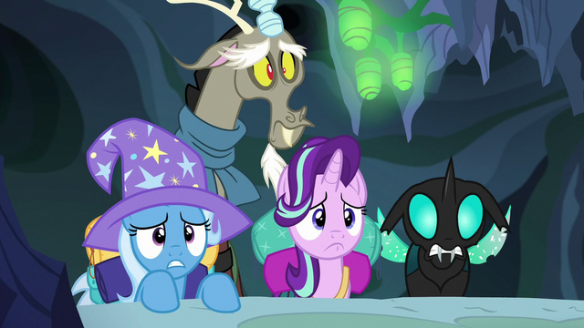 File:Starlight and friends peek over a hive stairwell S6E26.png