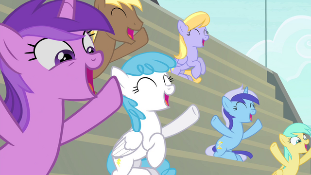 File:Audience cheering S4E20.png