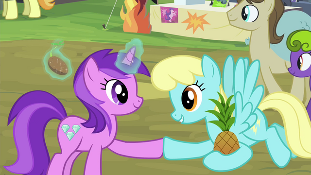 File:Amethyst Star trading with Sassaflash S4E22.png