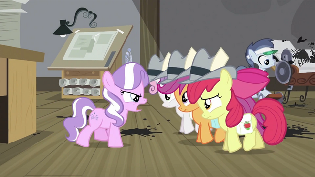 File:Diamond Tiara looking at the CMC S2E23.png