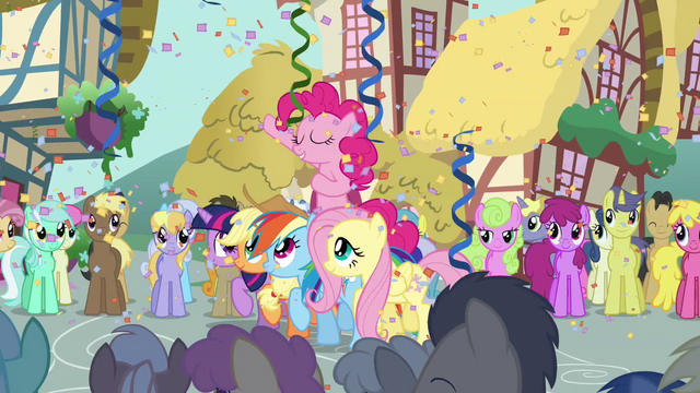 File:Pinkie Pie Parade S2E18.png
