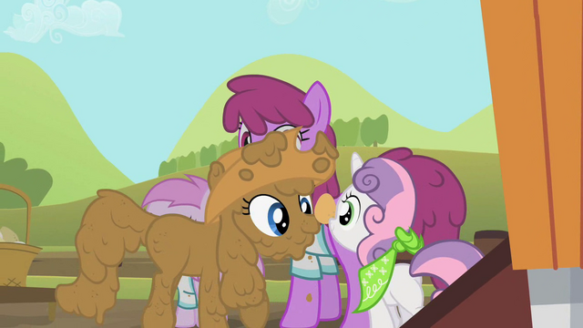 File:Rarity and Sweetie Belle carrying an egg S02E05.png
