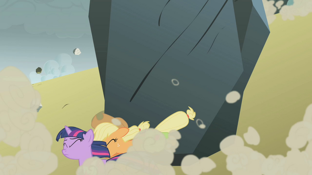 File:Applejack saving Twilight S1E07.png