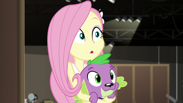 File:Fluttershy looking puzzled at her friends EGS2.png