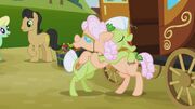 S03E08 Babcia Smith i Apple Rose.jpg