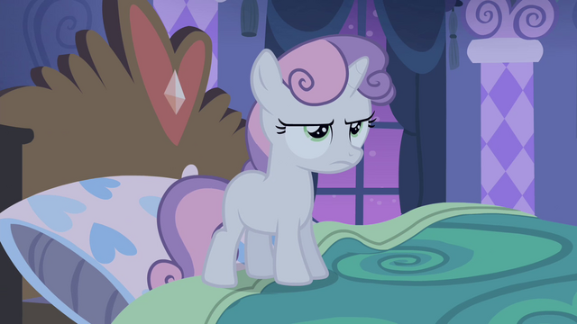 File:Sweetie standing on her bed S4E19.png