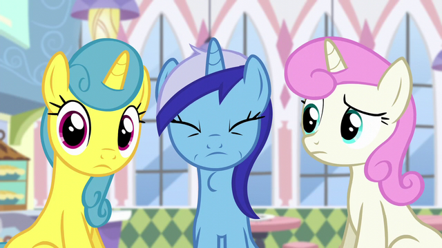 File:Minuette swallowing donut S5E12.png