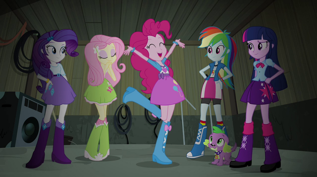 File:Pinkie Pie cheerful EG2.png
