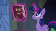 Twilight proposes a journal S4E03
