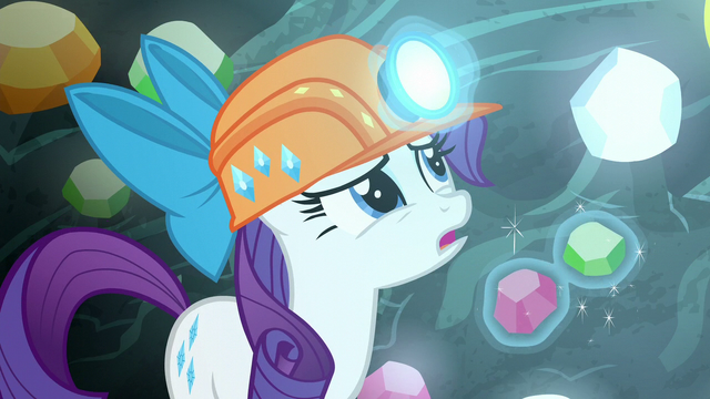 File:Rarity "...luminescent!" S6E5.png