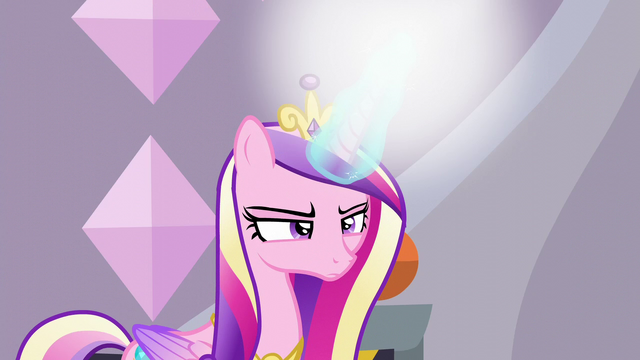 File:Cadance's horn glowing brightly S5E10.png