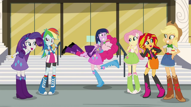 File:Pinkie Pie "Slumber party at my house!!!" EG2.png
