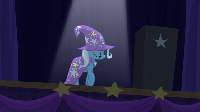 File:Trixie crossing the stage S6E6.png