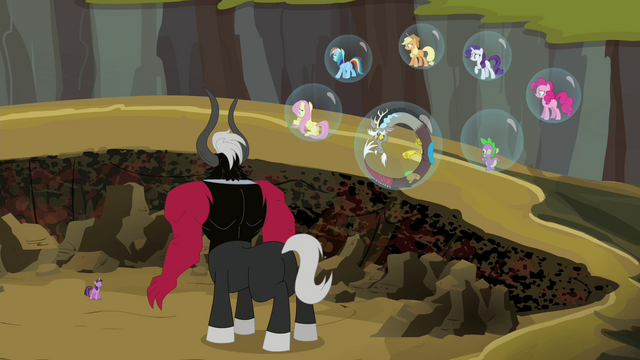 File:Twilight sees her friends trapped in their bubble prisons S4E26.png