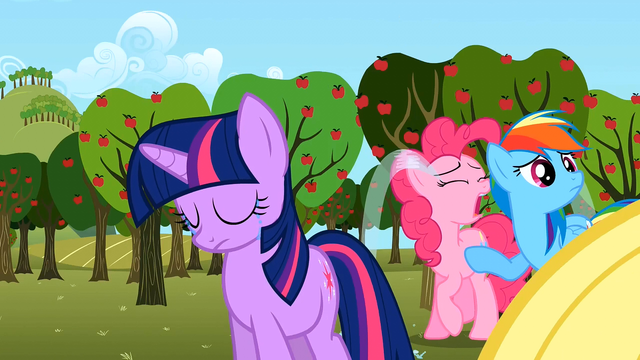 File:Twilight Pinkie crying S02E15.png