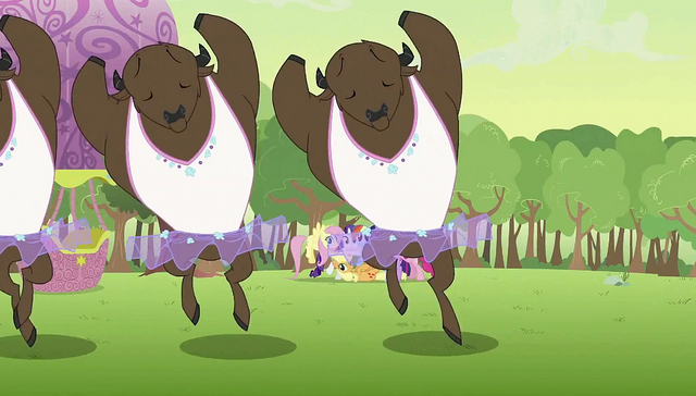 File:Buffalos dancing S2E02.png
