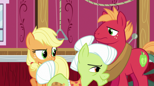 File:Granny Smith trotting out of the barn S6E23.png