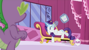 Rarity comiendo helado S4E23.png