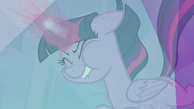 File:Twilight Sparkle charging her magic S5E25.png