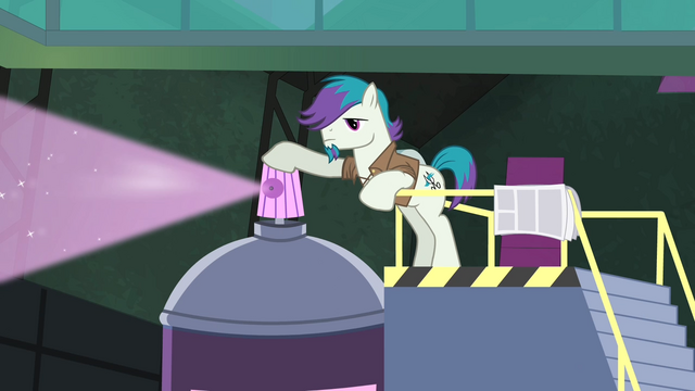 File:Henchpony spraying S4E06.png