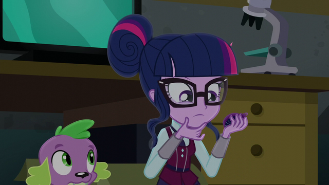 File:Twilight holding her amulet and pondering EG3.png