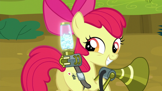 File:Apple Bloom happy with the twittermites she caught S5E04.png