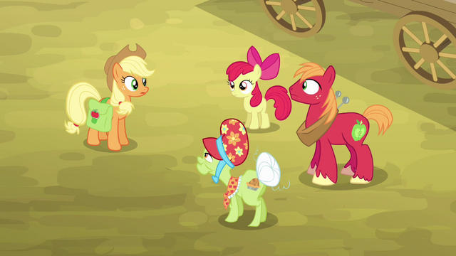 File:Applejack and her family gathered S4E09.png