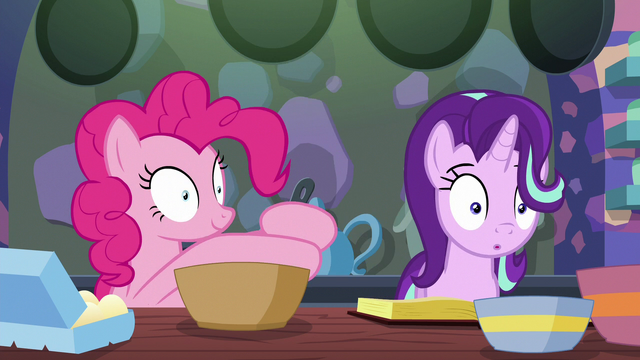 File:Pinkie Pie continues mixing the batter S6E21.png