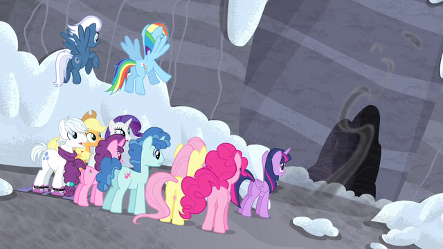 File:Starlight vanishes into the caves S5E2.png
