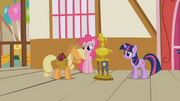 Applejack falls asleep S1E04.png