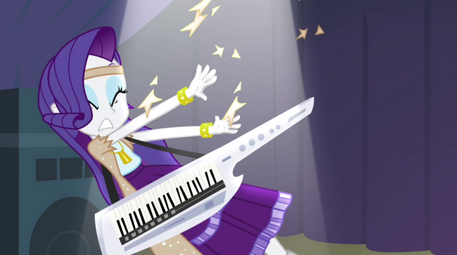 File:Rarity's sleeves tear EG2.png