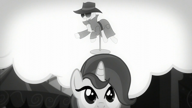 File:A mannequin talking with Rainbow Dash's voice S5E15.png