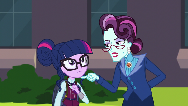 File:Cinch with her finger on Twilight's chin EG3.png