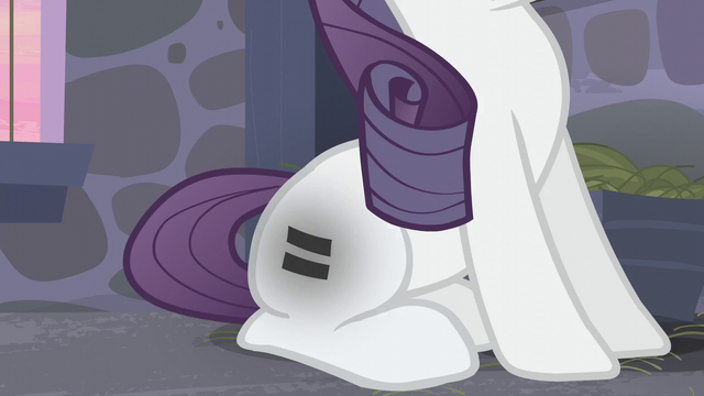 File:Equal sign cutie mark influencing Rarity S5E02.png