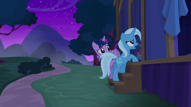 File:Trixie returning backstage S6E6.png