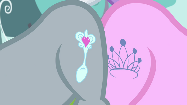 File:Diamond Tiara and Silver Spoon flanks S4E15.png