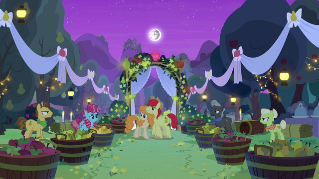 File:Granny Smith and Grand Pear crash the wedding S7E13.png