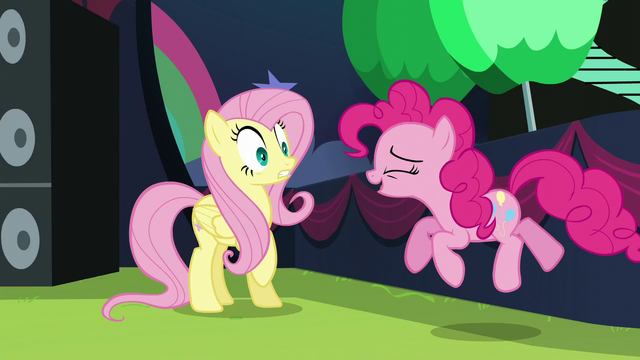 File:Pinkie startles Fluttershy S5E24.png