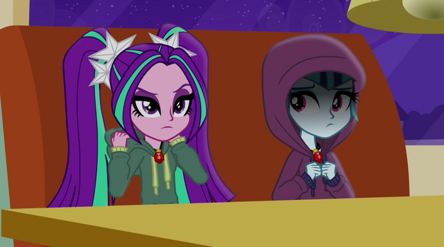 File:Aria Blaze removes her hood EG2.png