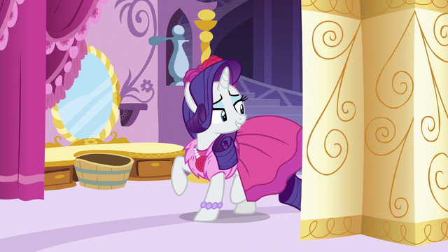 File:Rarity steps out in a new dress S6E6.png