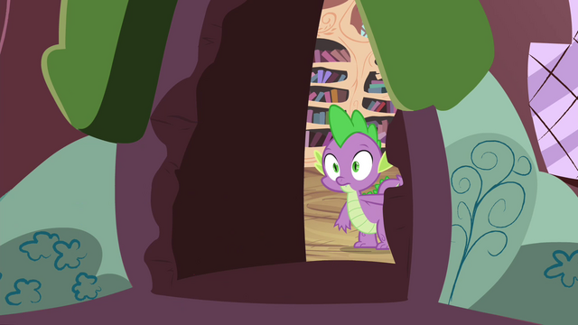 File:Spike sees Twilight running away S4E26.png