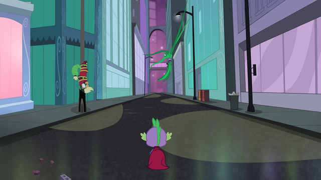 File:Mane-iac makes her getaway S4E06.png