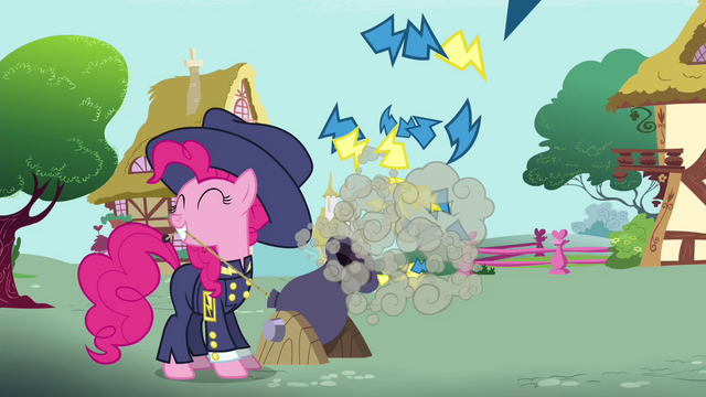 File:Pinkie Pie firing cannon S4E21.png